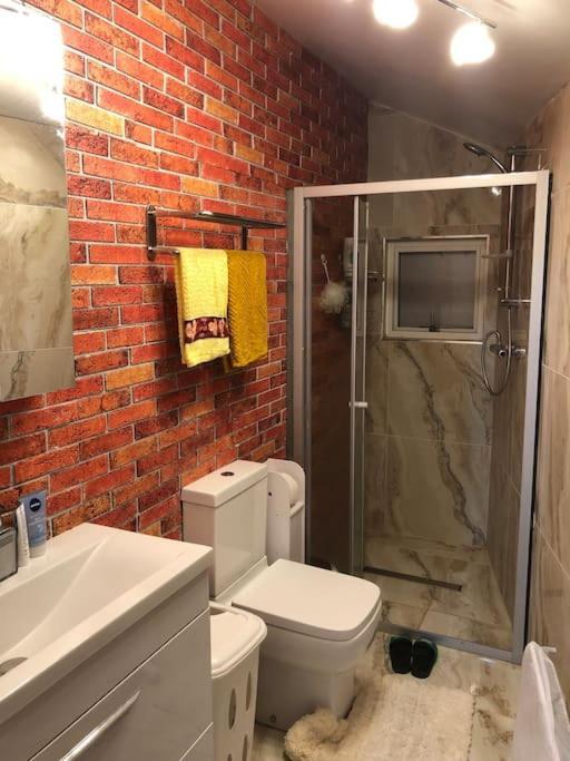Cheerful 4 Bedroom House With Garden Free Parking London Eksteriør bilde