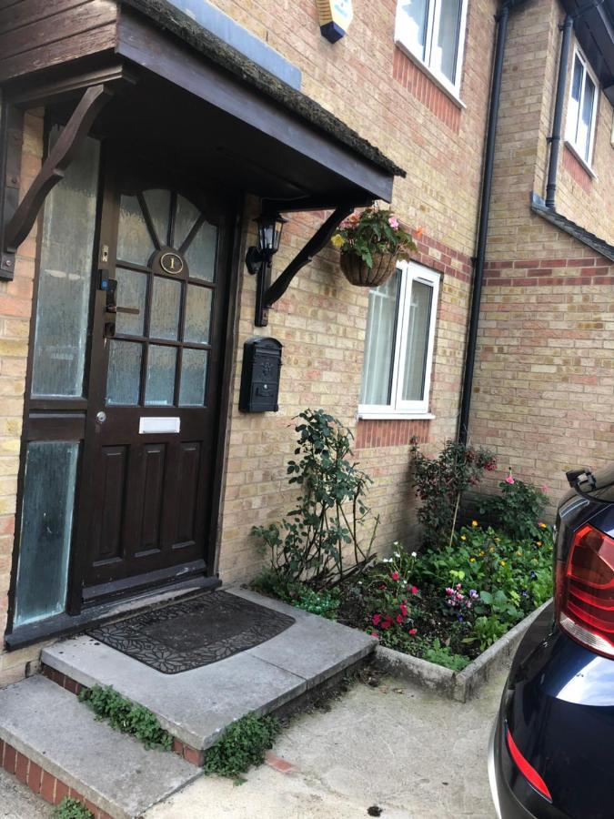 Cheerful 4 Bedroom House With Garden Free Parking London Eksteriør bilde