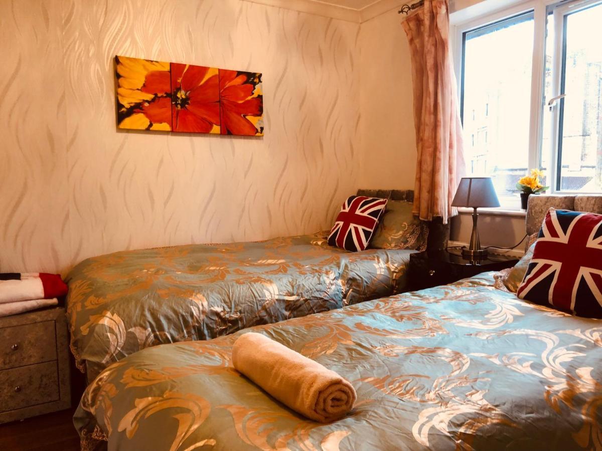 Cheerful 4 Bedroom House With Garden Free Parking London Eksteriør bilde