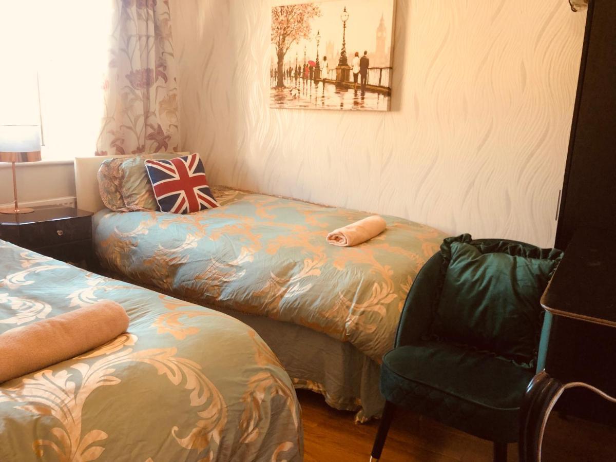 Cheerful 4 Bedroom House With Garden Free Parking London Eksteriør bilde
