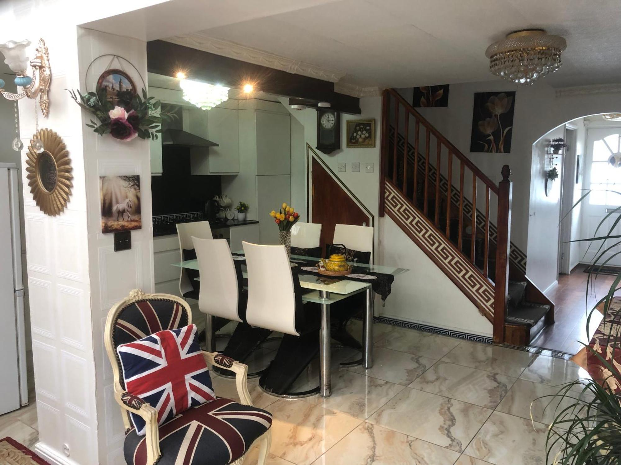 Cheerful 4 Bedroom House With Garden Free Parking London Eksteriør bilde